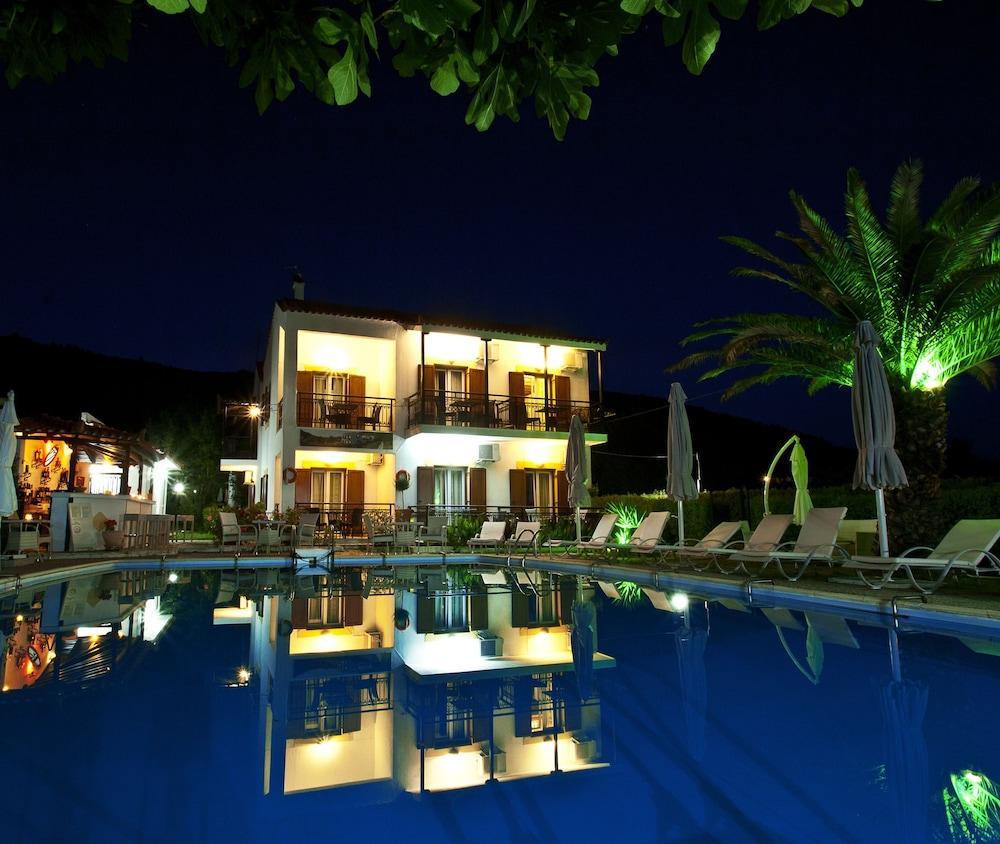 Pegasus Apartments Stafylos Exterior photo