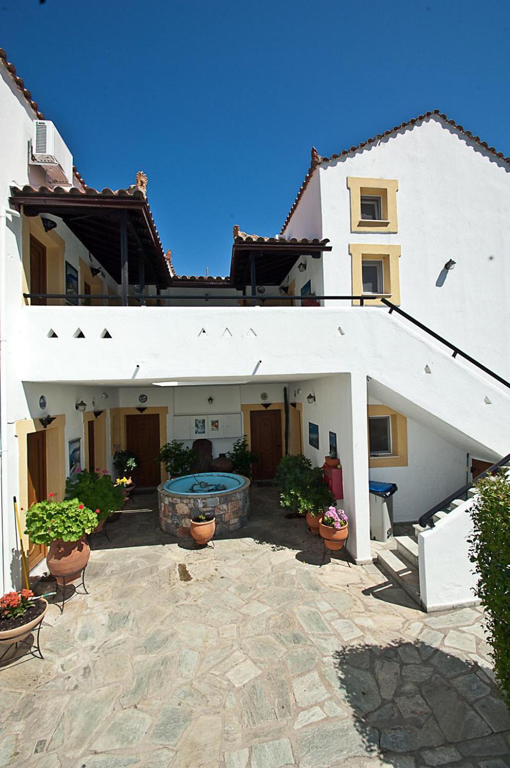 Pegasus Apartments Stafylos Exterior photo