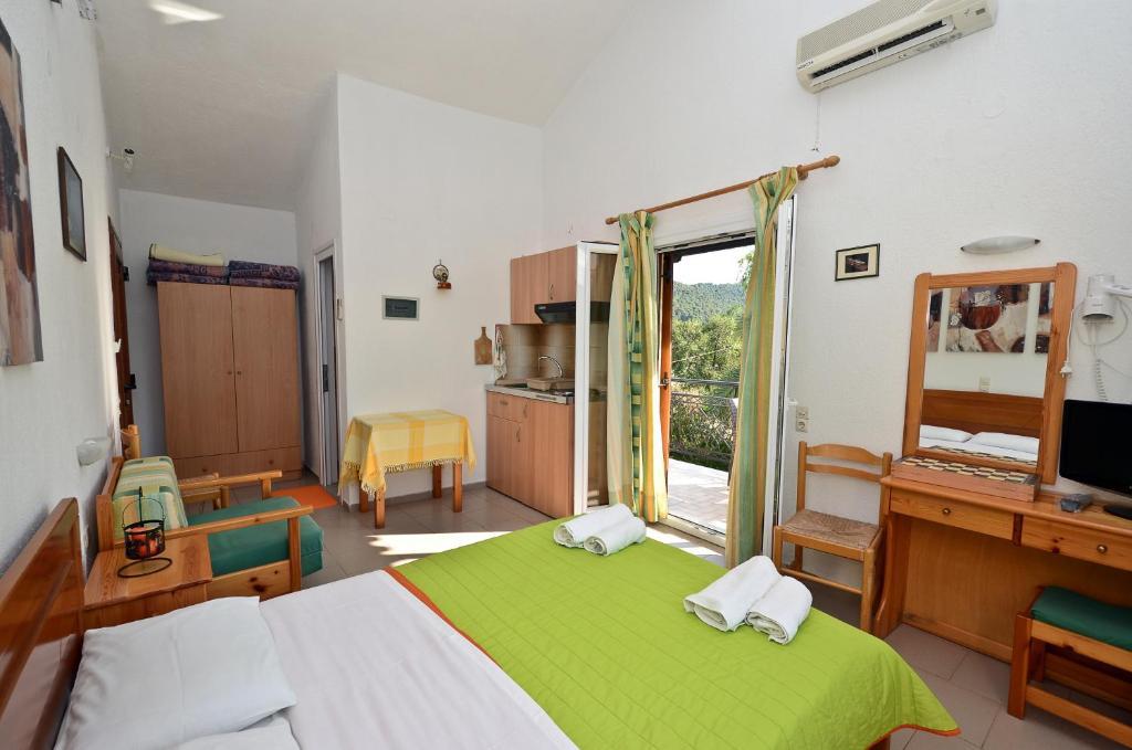 Pegasus Apartments Stafylos Exterior photo